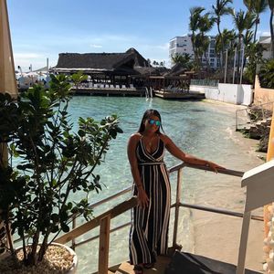 Meet your Posher, Julissa